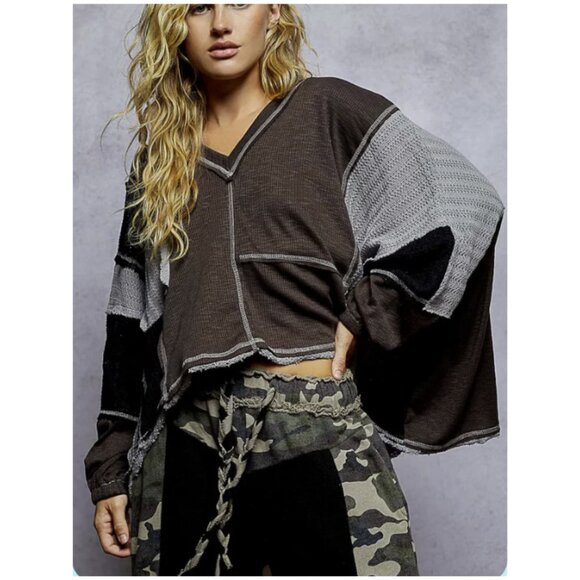 POL High-Low Hem Contrast Stitching V-Neck Top Size Large NWT - Picture 1 of 10
